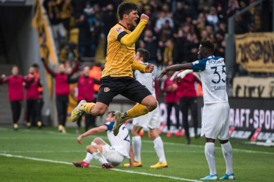 Jannis Nikolaou nach seinem Tor zum zwischenzeitlichen 1:1 gegen Bochum. Der 26-Jährige ist momentan der stabilste Dresdner Feldspieler.