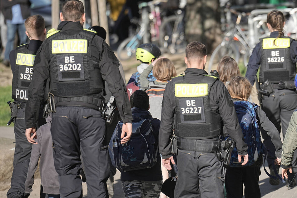 Zwei Schülerinnen wurden bei einem Messerangriff an der evangelischen Schule in Neukölln verletzt.
