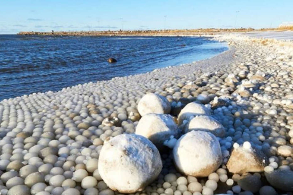 Die Eisbälle waren teilweise so groß wie ein Fußball.