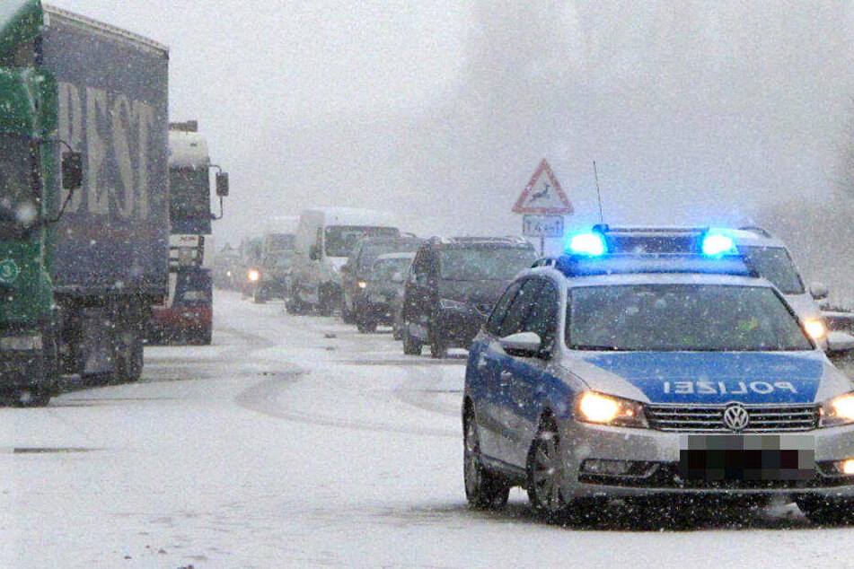 Schnee in NRW führte zu mehreren Unfällen (Symbolbild).