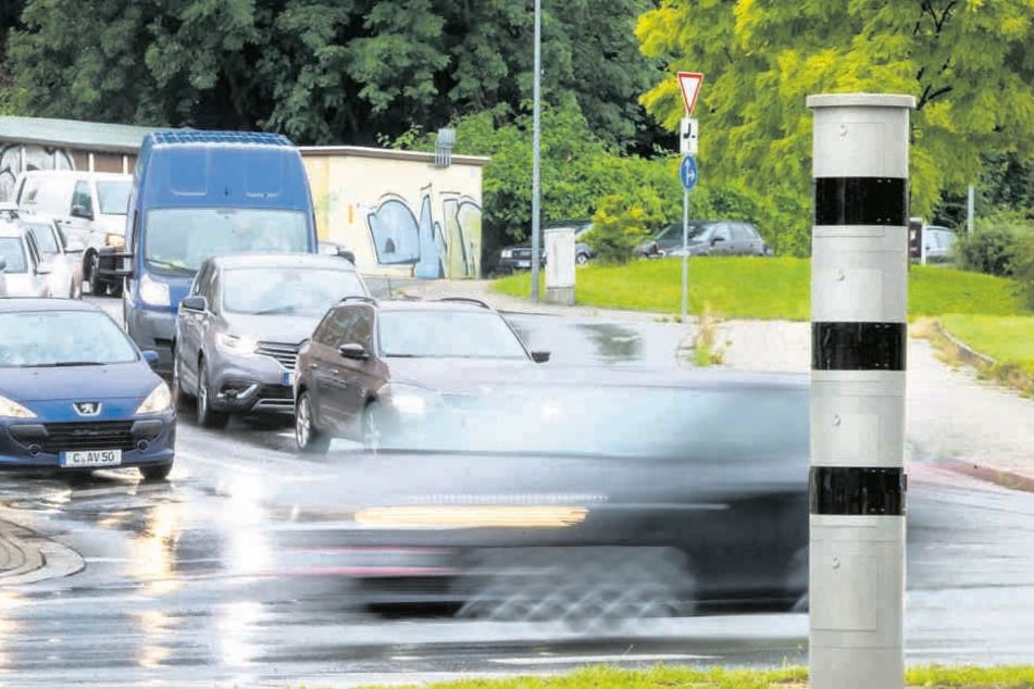 Der Super-Blitzer an der Zwickauer Straße
spielte nur 67.000 Euro ein (94.000 Euro).