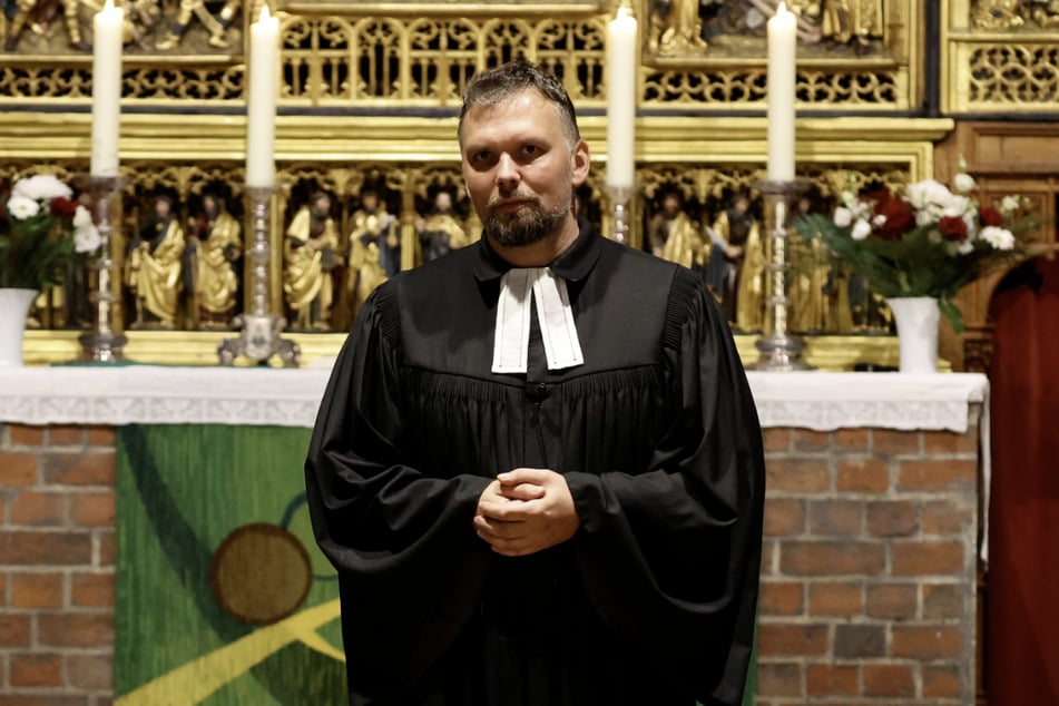 Pastor Jens-Peter Schulz spürt in der Gemeinde die verschiedenen Facetten der Trauer.