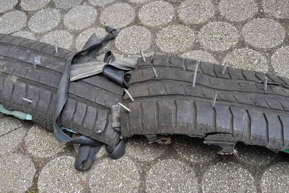 Die Polizei fand in dem Camp unter anderem diesen Nagelgurt.