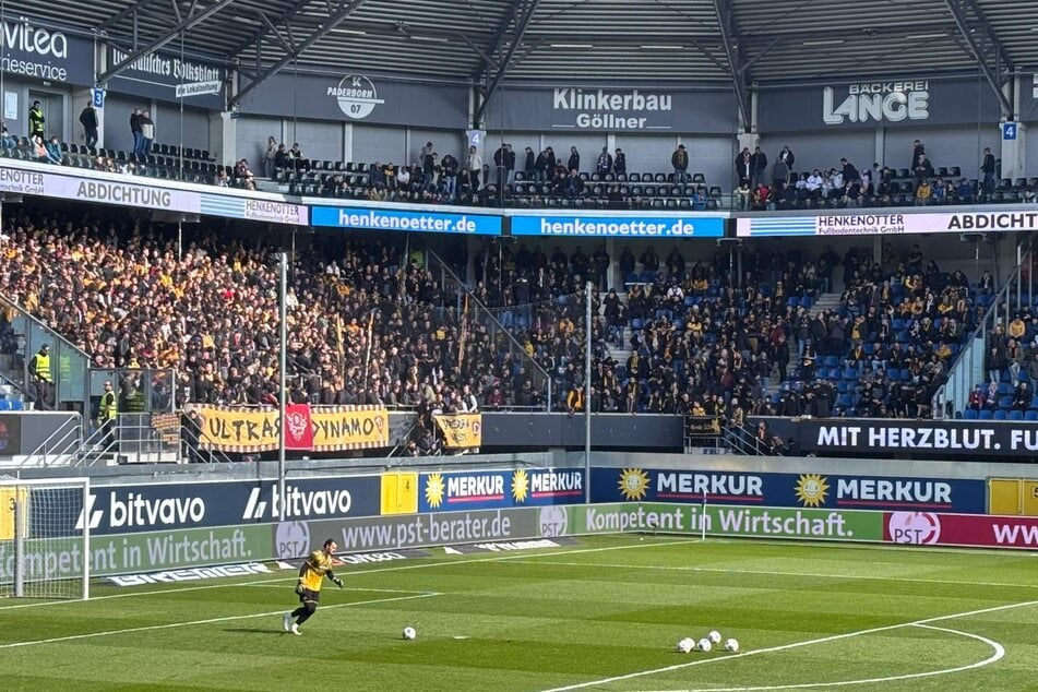 Der Gästeblock, vor dem sich Tim Schreiber aufwärmt, hat sich gefüllt.