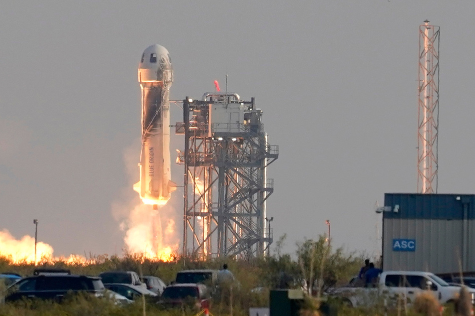 Die New-Shepard-Rakete von Blue Origin startet vom US-Bundesstaat Texas aus einen Kurz-Ausflug ins Weltall.