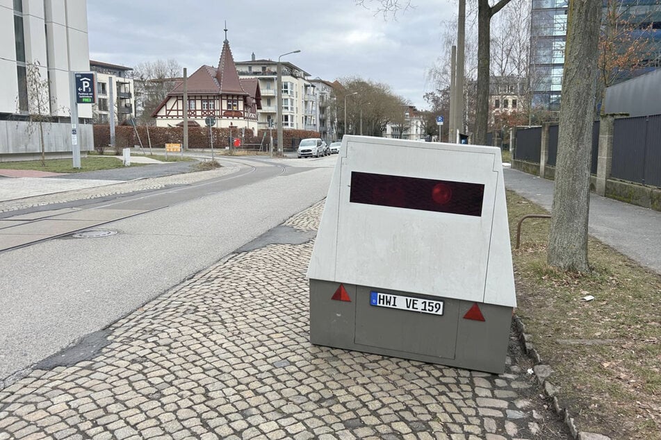 Wenn es sich nicht um einen Notfall handelt, fahrt auf der Pfotenhauer Straße lieber vorschriftsmäßig!