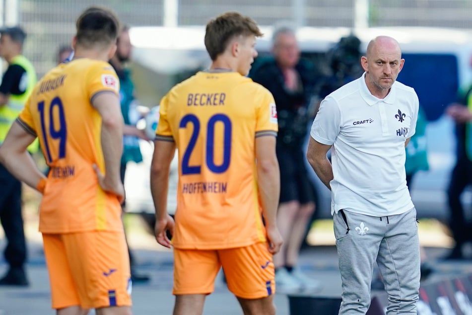 Lilien-Cheftrainer Torsten Lieberknecht war vom katastrophalem Auftritt seiner Mannschaft sichtlich verärgert.