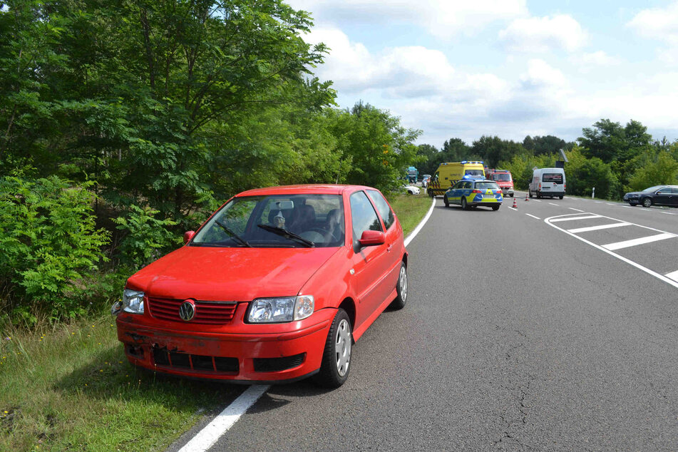 Unfall Auf Der B97 Skoda Kommt Von Der Strasse Ab Und Uberschlagt Sich Tag24