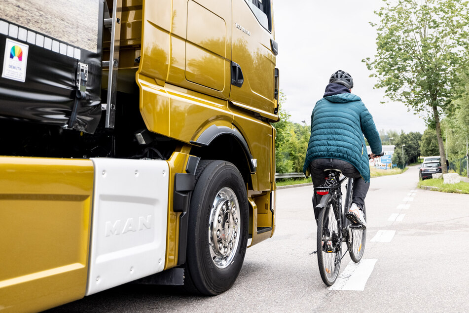 Jedes Jahr sterben etwa 30 bis 40 Radfahrer durch abbiegende Laster.