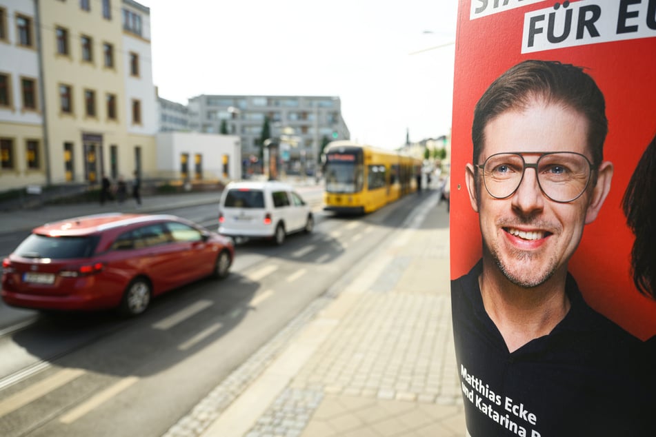 Matthias Ecke (41, SPD) wurde vergangene Nacht attackiert, als er an der Schandauer Straße seine Wahlplakate aufgehängt hat.