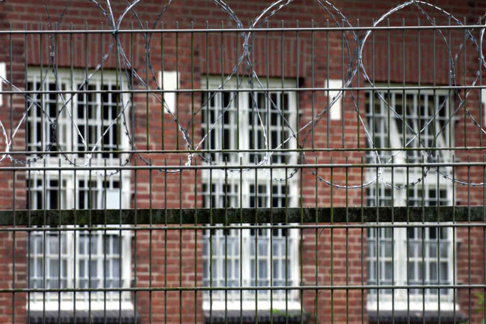 Die Männer nutzten den Hofgang, um die Klinik zu verlassen. (Symbolbild)