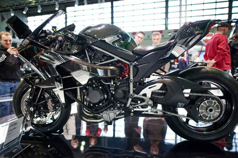 Doe Kawasaki Ninja H2R erreicht eine Spitzengeschwindigkeit von rund 300 km/h.