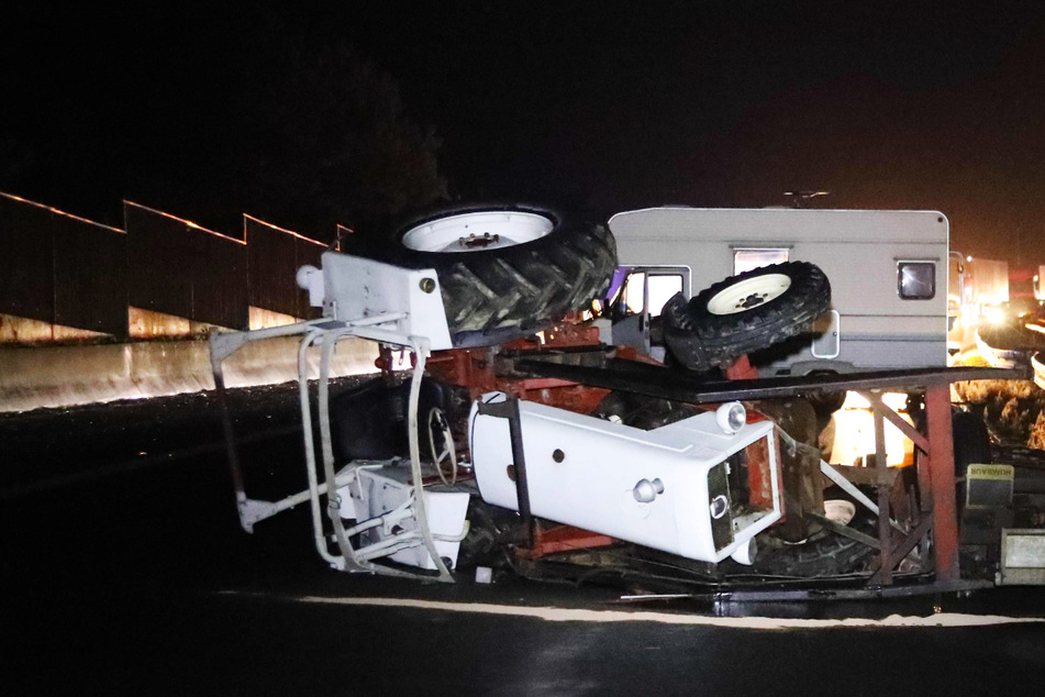 Unfall A72: Wohnmobil kommt im Vogtland ins Schleudern: A72 stundenlang gesperrt