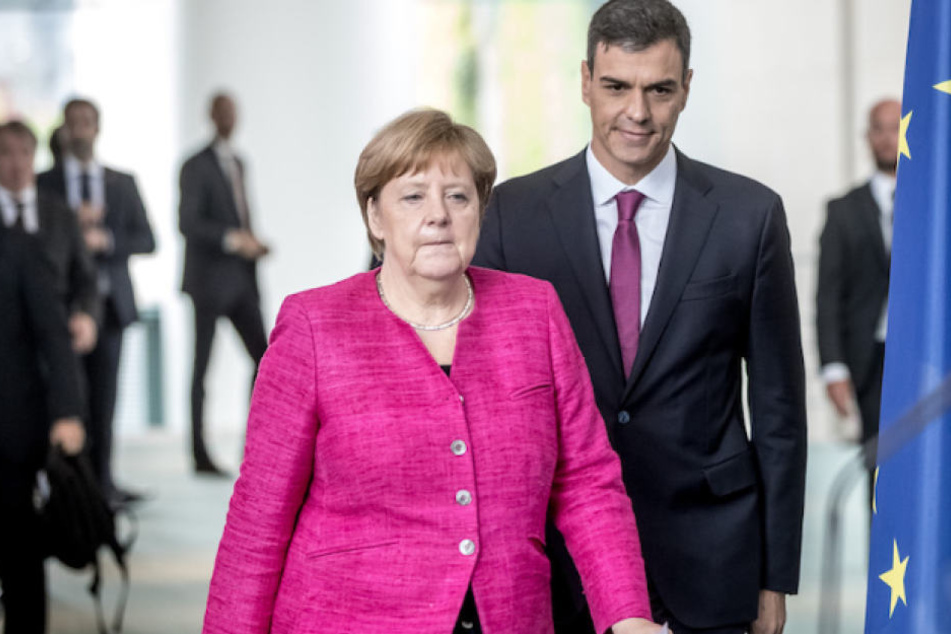 Kanzlerin Angela Merkel (63, CDU) mit Spaniens Ministerpräsident Pedro Sanchez (46). (Archivbild)