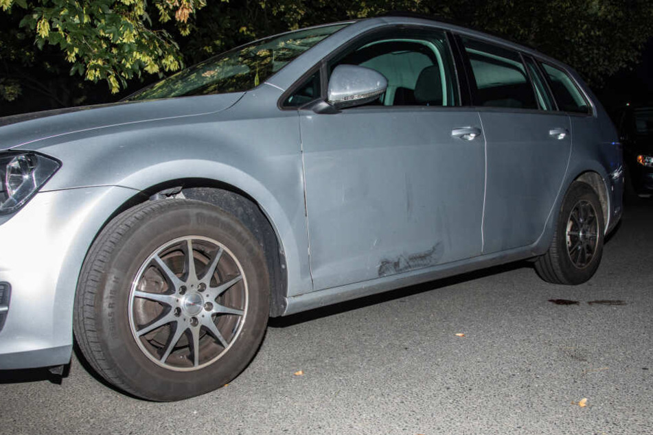 Gegen dieses geparkte Auto war der Junge geprallt.