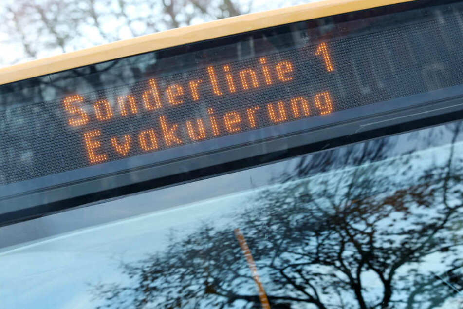 Die 28 Fahrgäste mussten mit einem Ersatzbus die Reise fortsetzen. (Symbolbild)