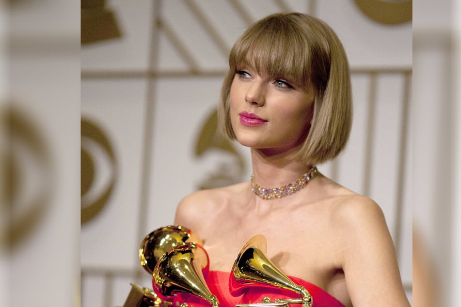 Swift with her three Grammy awards won in 2016.