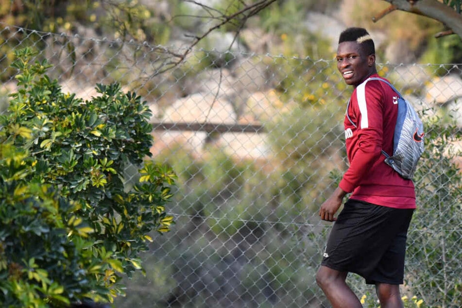 Moussa Koné verlässt im Trainingslager das Spielfeld.