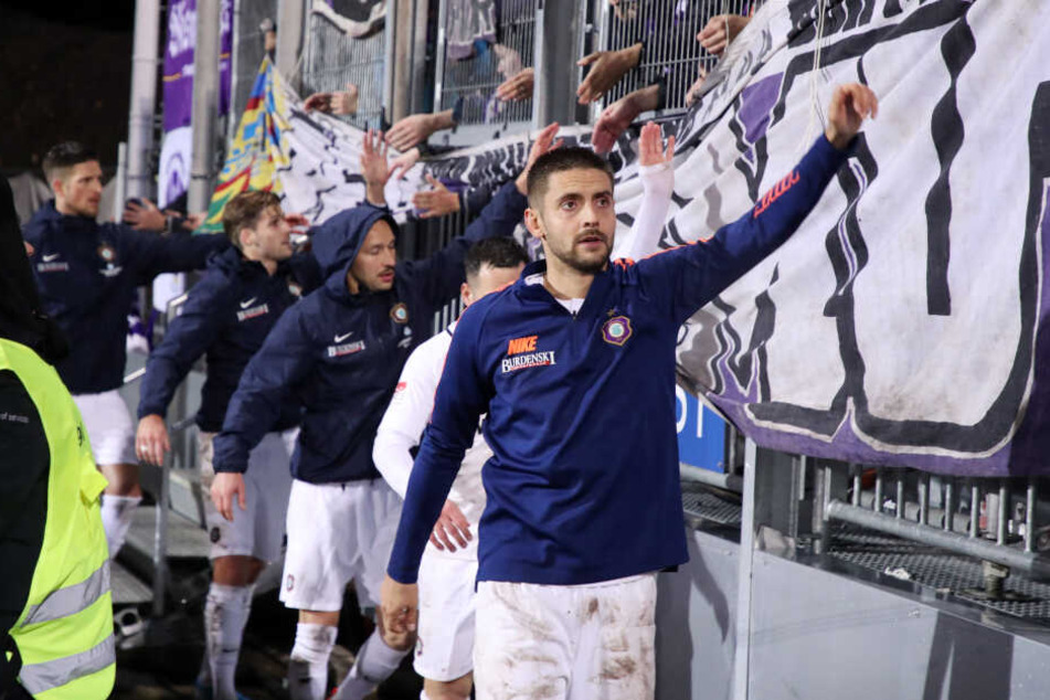 Dimitrij Nazarov ist bei den Auer Fans beliebt, was nicht nur an seiner Leistung, sondern auch an seiner lockeren Art liegt.