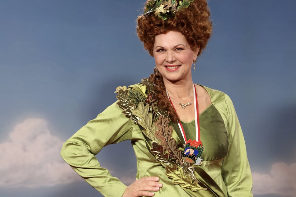 Landtagspräsidentin Ilse Aigner (58, CSU) im Kostüm der "Mama Bavaria".