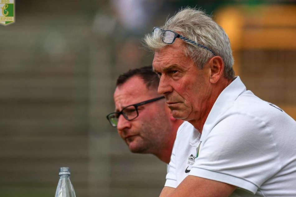 BSG-Trainer Dietmar Demuth konnte sich das erste Mal in dieser Saison nicht über einen Sieg von Chemie Leipzig freuen. (Archivbild)