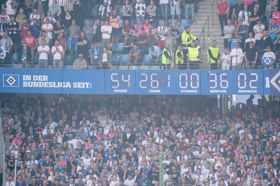 Die legendäre Stadionuhr im Volksparkstadion zeigte die Zeit an, wie lange der HSV in der Bundesliga war.