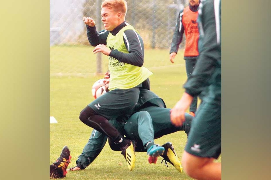 Der Crash zwischen Valentino Schubert (v.) und Ioannis Karsanidis.
