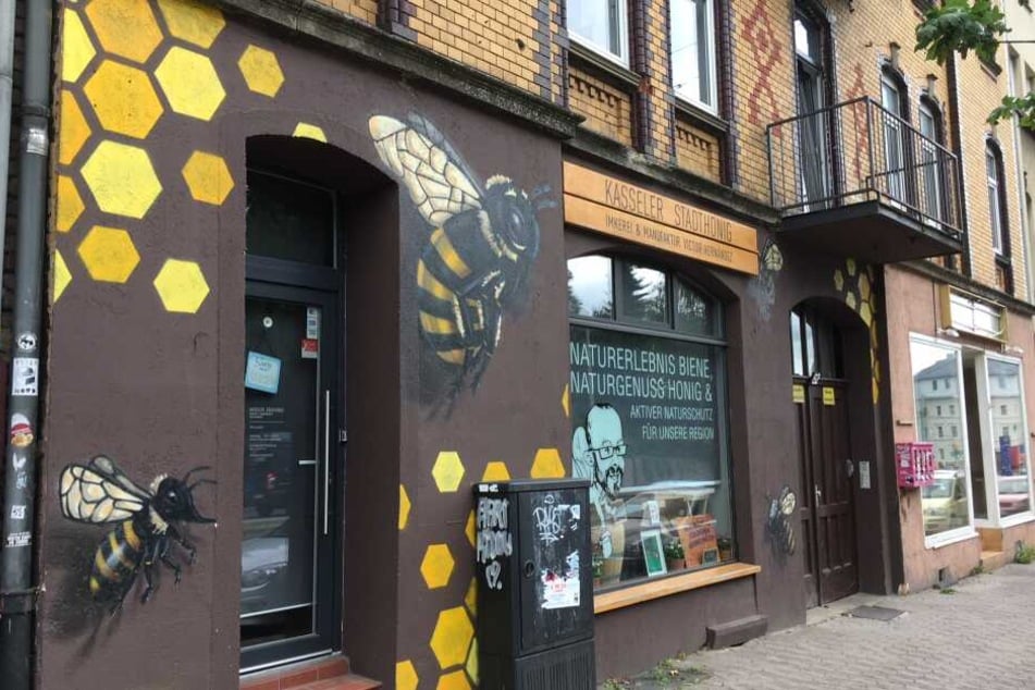 In diesem Geschäft befand sich 2006 das Internetcafé von Halit Yozgat, in dem er erschossen wurde.