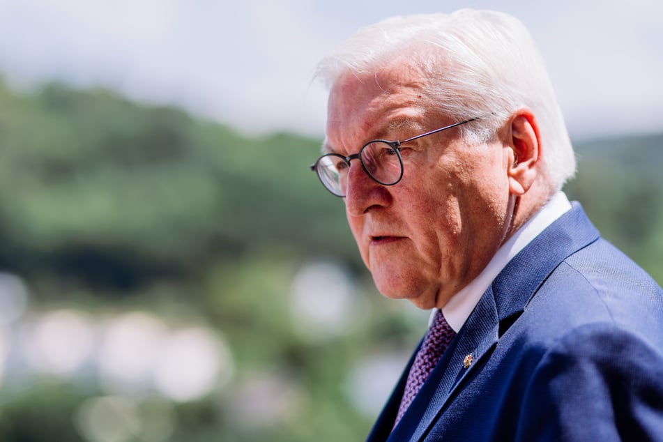 Frank-Walter Steinmeier (70, SPD) ist im Umzugsstress.