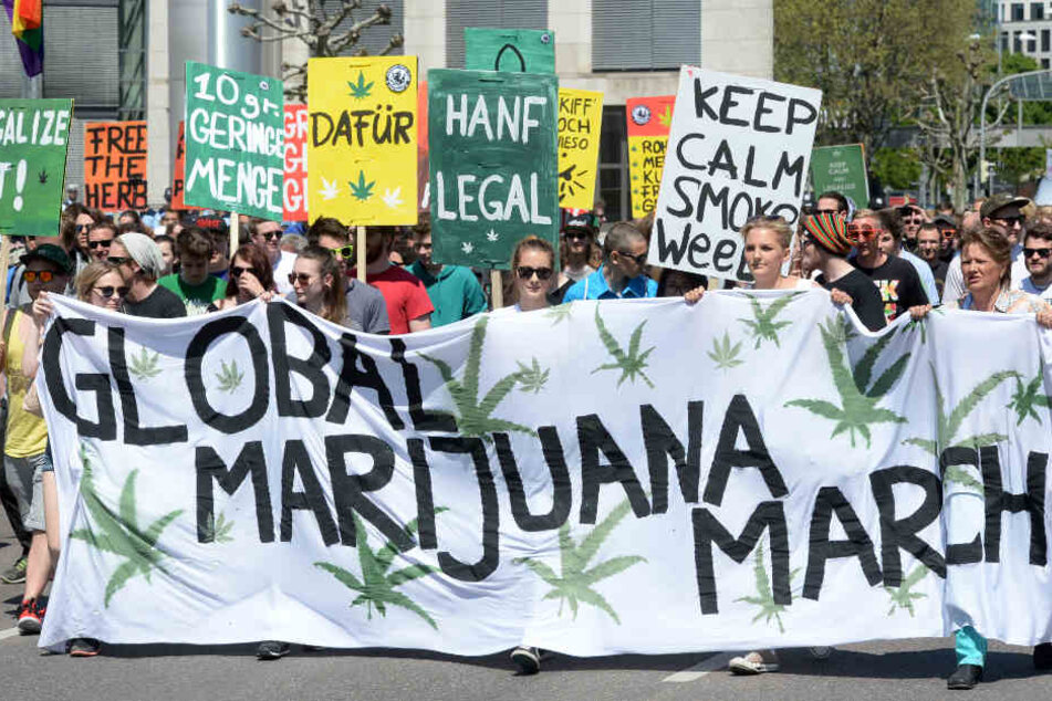Durch die Legalisierung soll auch der bestehende Schwarzmarkt durch einen regulierten Markt ersetzt werden. (Archivbild)