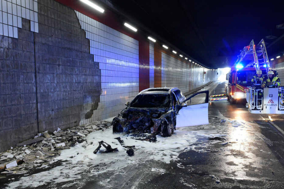 München: Auto-Brand im Landshuter-Allee-Tunnel