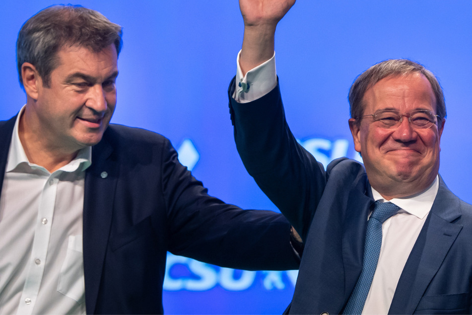 Kanzlerkandidat Laschet teilt gegen Scholz aus: "Hält sich Hintertür offen"