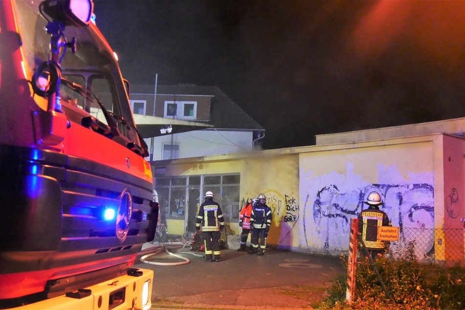 In der Nacht zu Sonntag kam es in Celle erneut zu mehreren Bränden in der Carstensstraße.