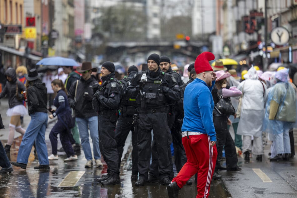 Trotz insgesamt ruhiger Nacht musste die Polizei in mehreren Fällen wegen Gewalt- und Sexualdelikten einschreiten.