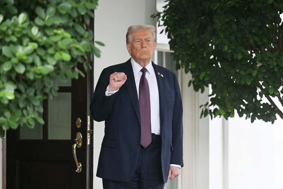 President Donald Trump meets key congressional Republicans and Democrats at the White House on Monday, hoping to revive stalled spending negotiations on the eve of a looming US government shutdown.