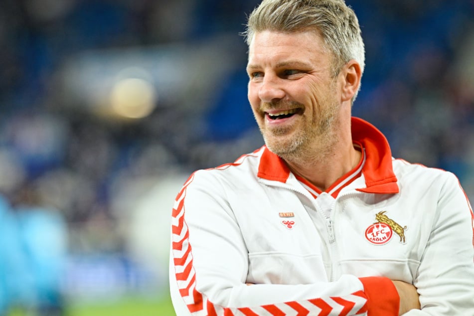 FC-Köln-Cheftrainer Lukas Kwasniok (44) ist inzwischen auch von den Qualitäten des Abwehrroutiniers überzeugt.