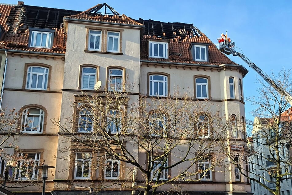 Die Feuerwehr kämpfte rund zwei Stunden gegen die Flammen.