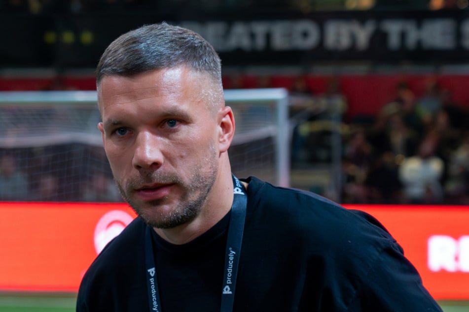 Lukas Podolski rührte am Montagmittag mit emotionalen Worten an seine Oma zu Tränen.