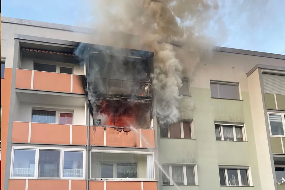 Mehrere Räume und eine Nachbarwohnung wurden beschädigt.