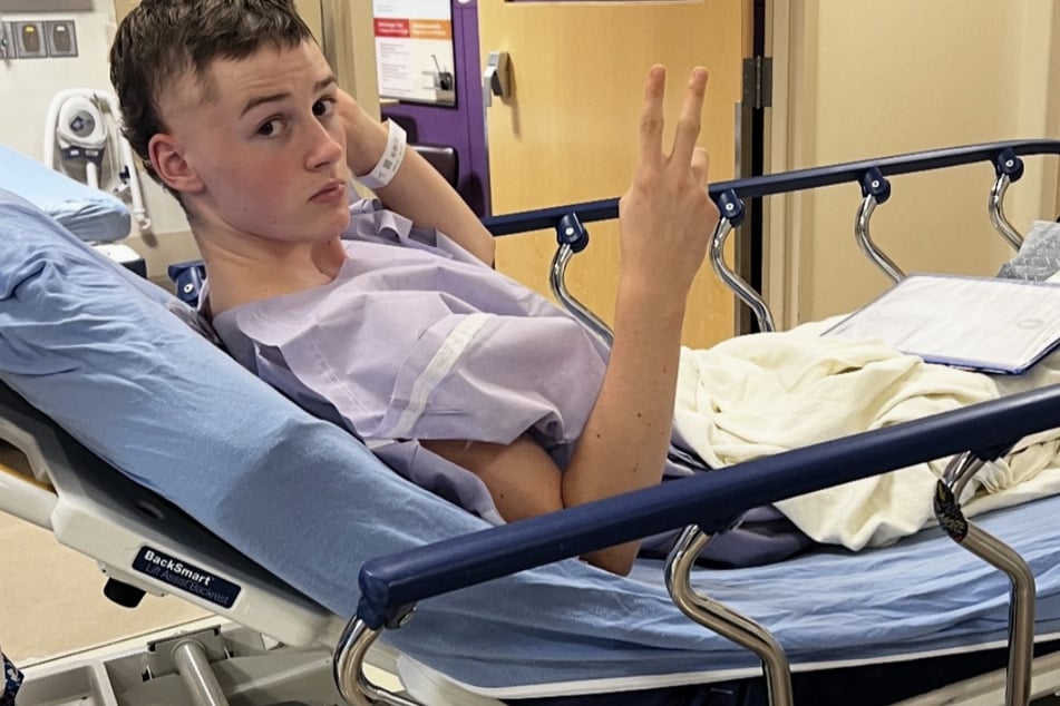 Sues Enkel Jack kämpft derzeit gegen eine der seltensten Krebsarten - seine Familie unterstützt ihn tatkräftig.