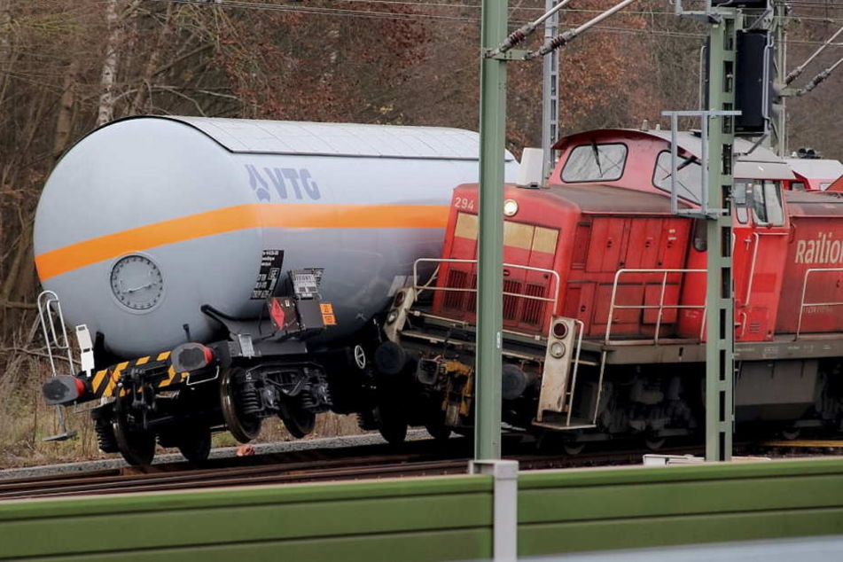 Beim Rangieren kollidierte der Kesselwagen eines Güterzuges mit einem weiteren Güterzug.