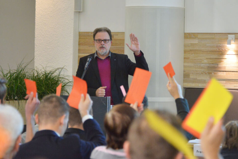 Frank Heinrich (55) bleibt Chemnitzer CDU-Chef. Er leitete die Kandidaten-Wahl.