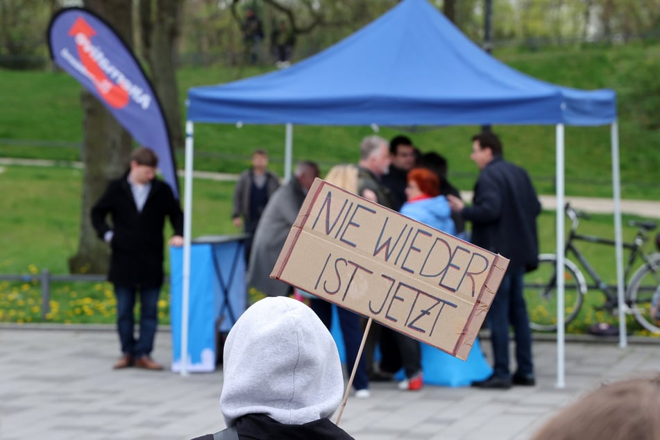 Ein Infostand der AfD wurde durch Demonstranten gestört. (Archivfoto)