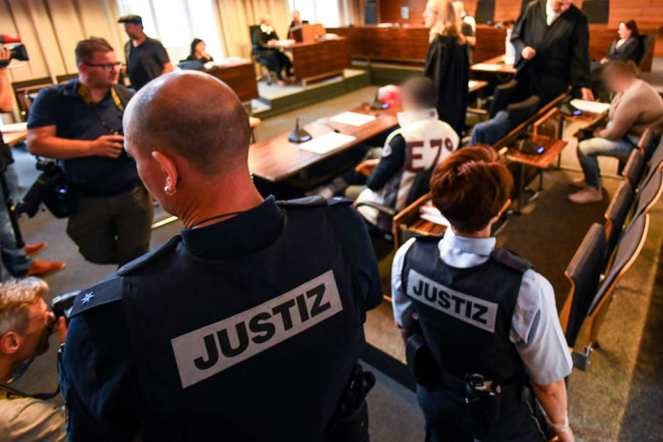 In dem Prozess wird gegen eine Mutter und ihren Lebensgefährten verhandelt, die ihren neunjährigen Sohn zum Sex verkauft haben sollen (Archivbild).