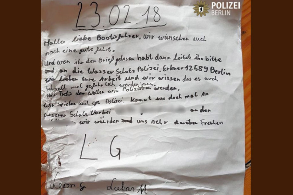 Die Schüler Leon und Lukas wollen unbedingt Polizisten werden, also haben sie kurzerhand einen Brief verfasst.