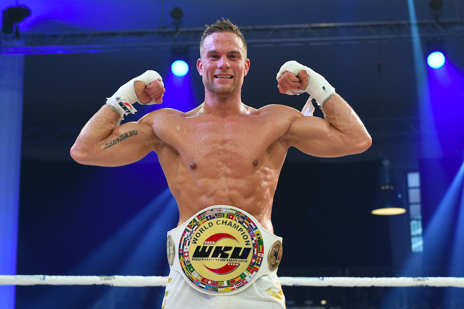 Kickboxer und Ex-"Bachelor" Sebastian Preuss (30) muss seine Sportler-Karriere nach einem Motorrad-Unfall zurückstellen. (Archivbild)
