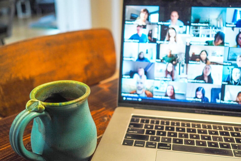 Das Welcome Café Digital bietet bequeme Beratung von zu Hause aus.