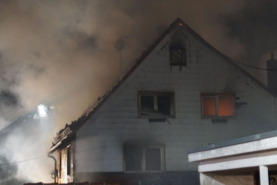Das Haus wurde durch den Brand sehr stark beschädigt.