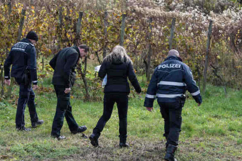 Ermittler suchten am Tatort nach Hinweisen. Nun könnten sie eventuell den Täter gefunden haben.