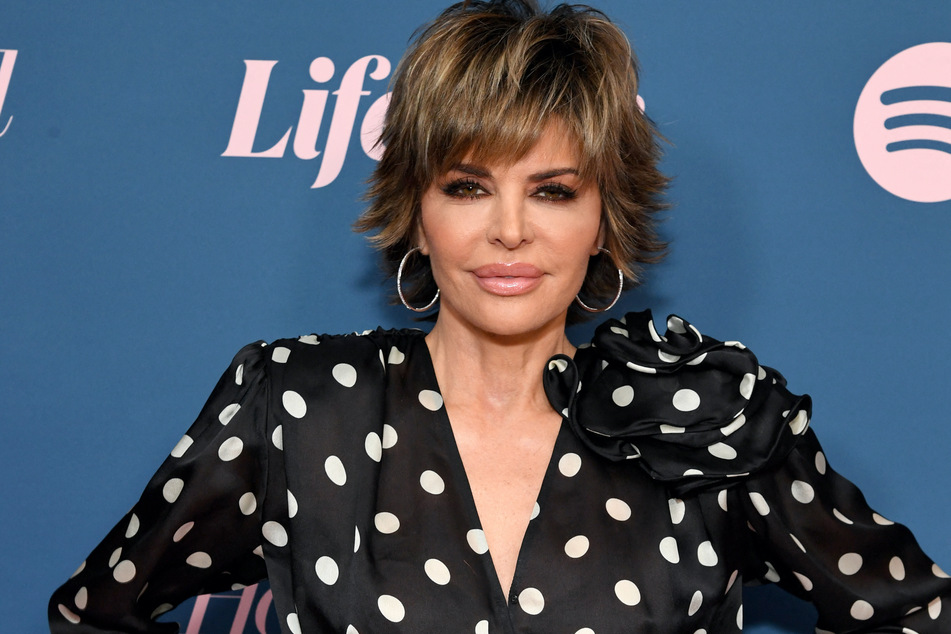 Lisa Rinna is kicking off the New Year with a clean slate as she has announced her departure from RHOBH.